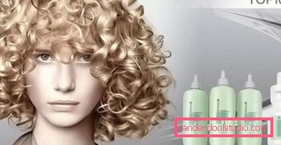 kudrnaté blond kudrnaté blond