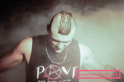 Jaký je název účesu Tonyho Rauty - foto