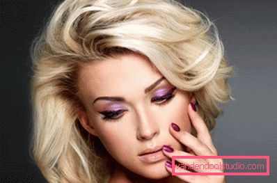 velkolepá dívka s blond vlasy velkolepá dívka s blond vlasy