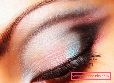 neobvyklý třpytivý make-up neobvyklý třpytivý make-up