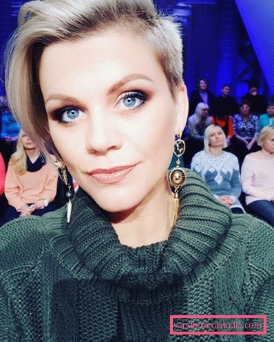 Střih Sabina Ramp - foto vlasy ze všech stran