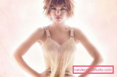 model na růžovém pozadí model na růžovém pozadí