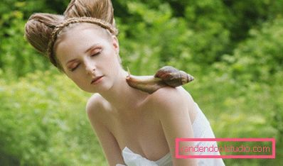 dívka s Achatinem na rameni dívka s Achatinem na rameni